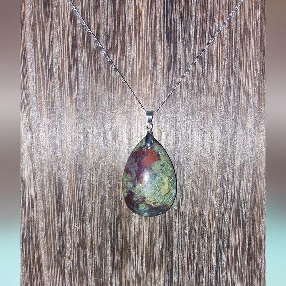 Jewelry - Dragon Stone Pendant with chain
